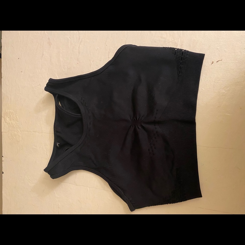 Black Gymshark sports bra